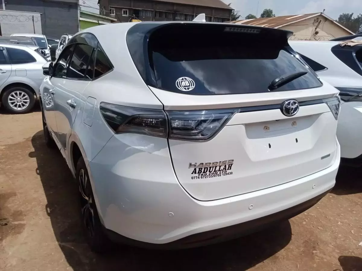 Toyota Harrier   - 2015