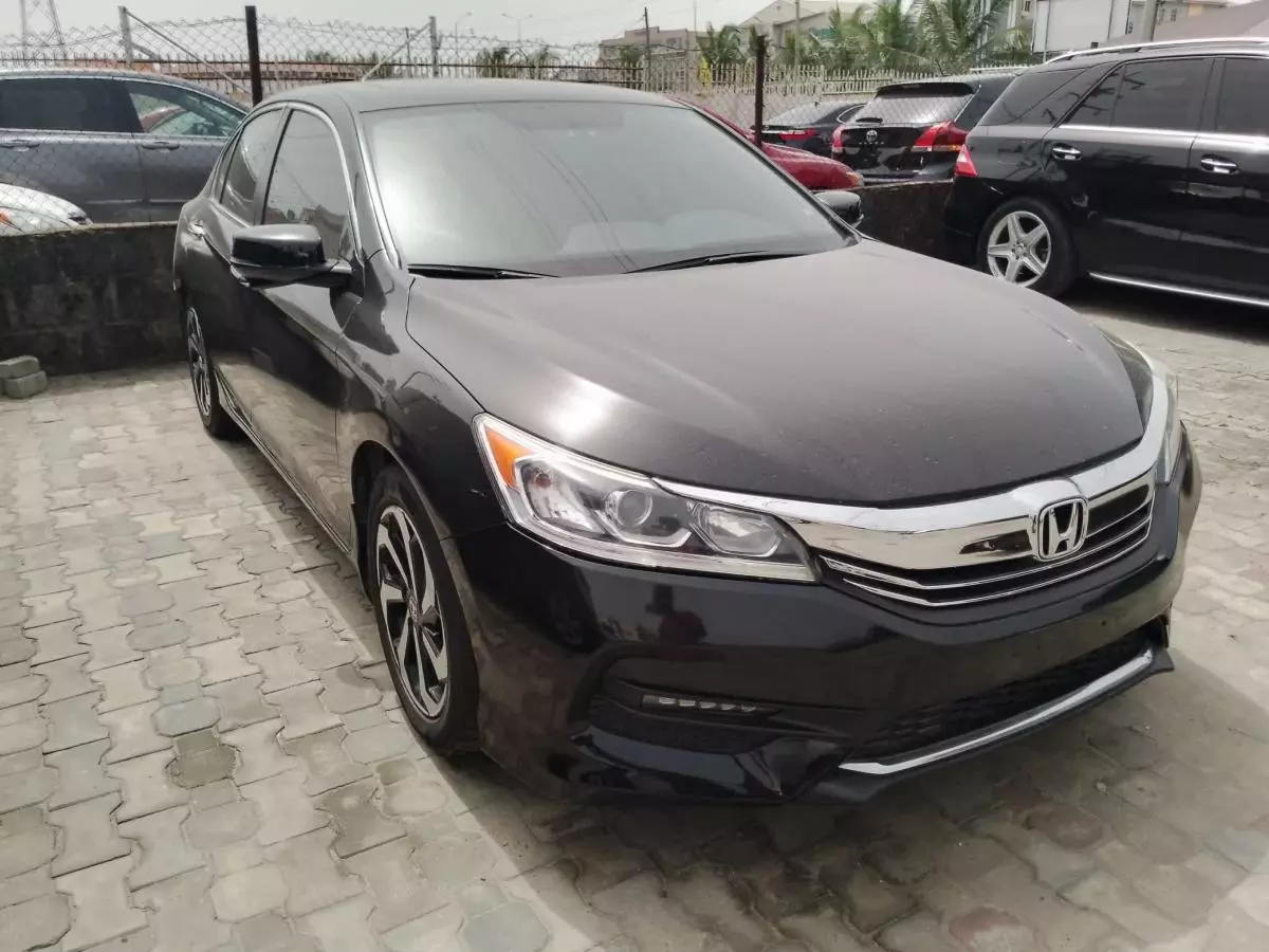 Honda Accord   - 2016