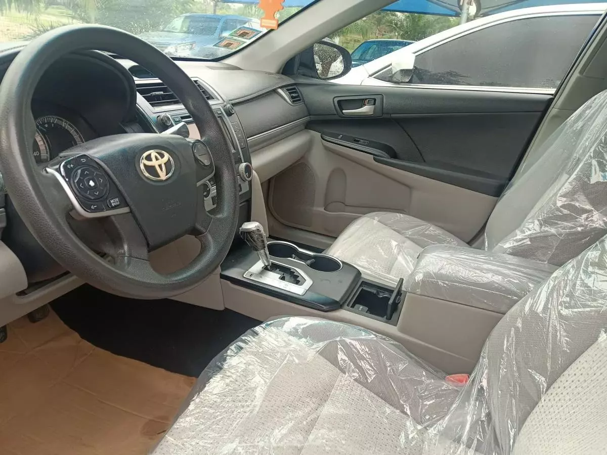 Toyota Camry   - 2012