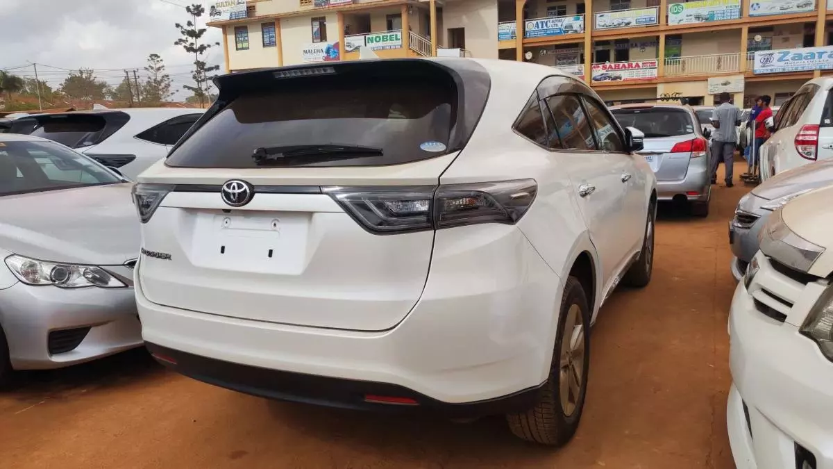 Toyota Harrier   - 2014