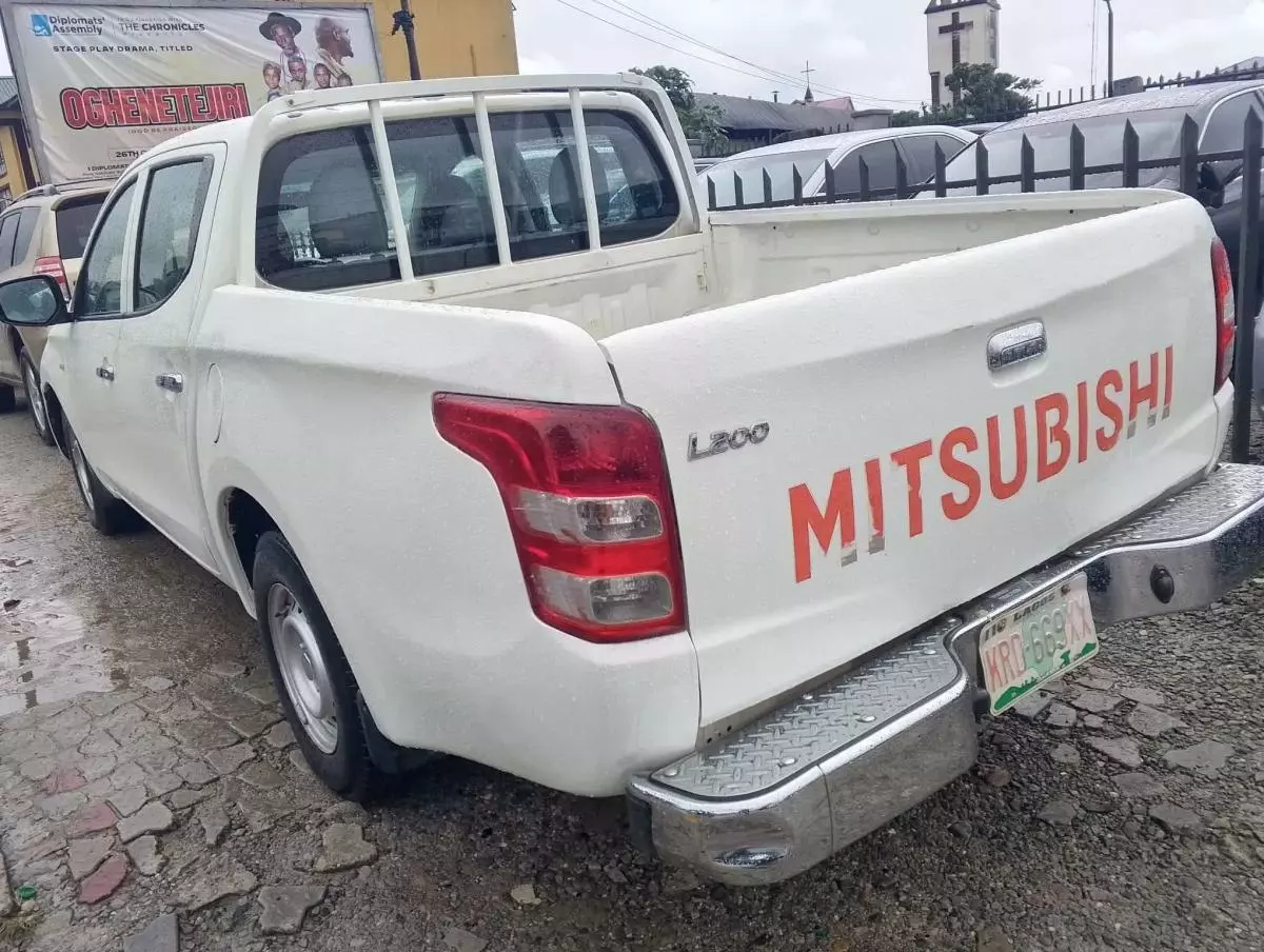 Mitsubishi L200   - 2019