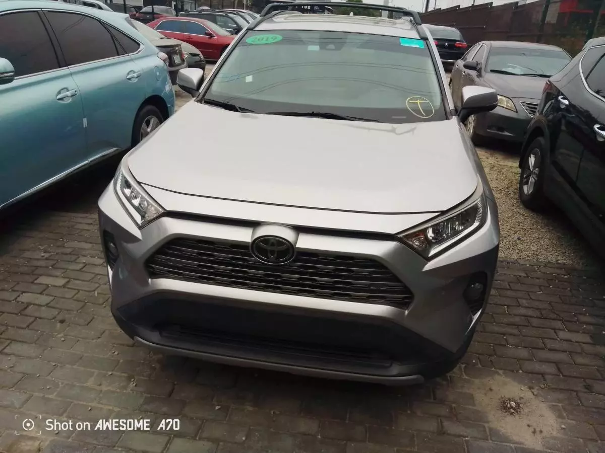 Toyota RAV4   - 2019