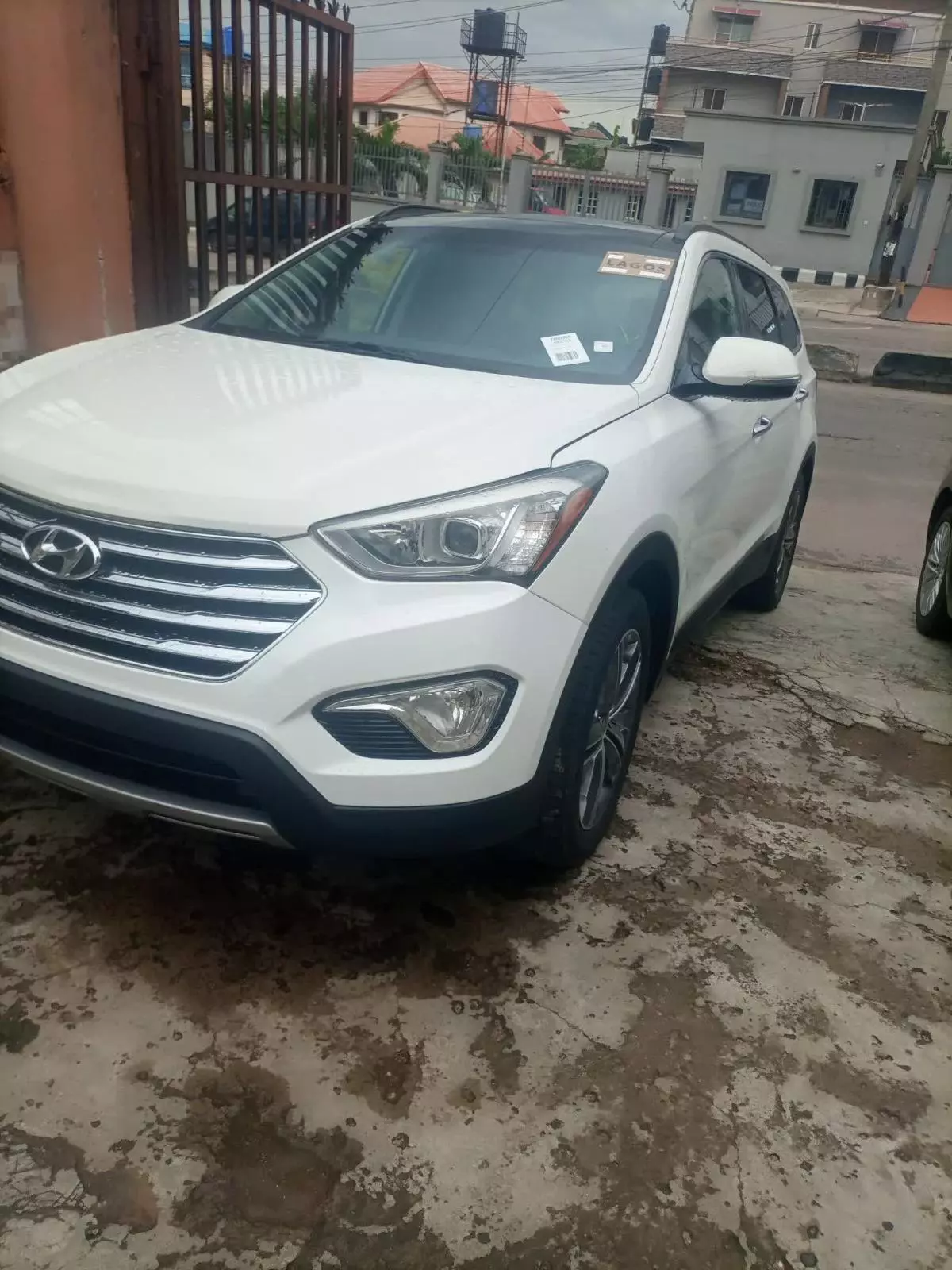 Hyundai Santa Fe   - 2015