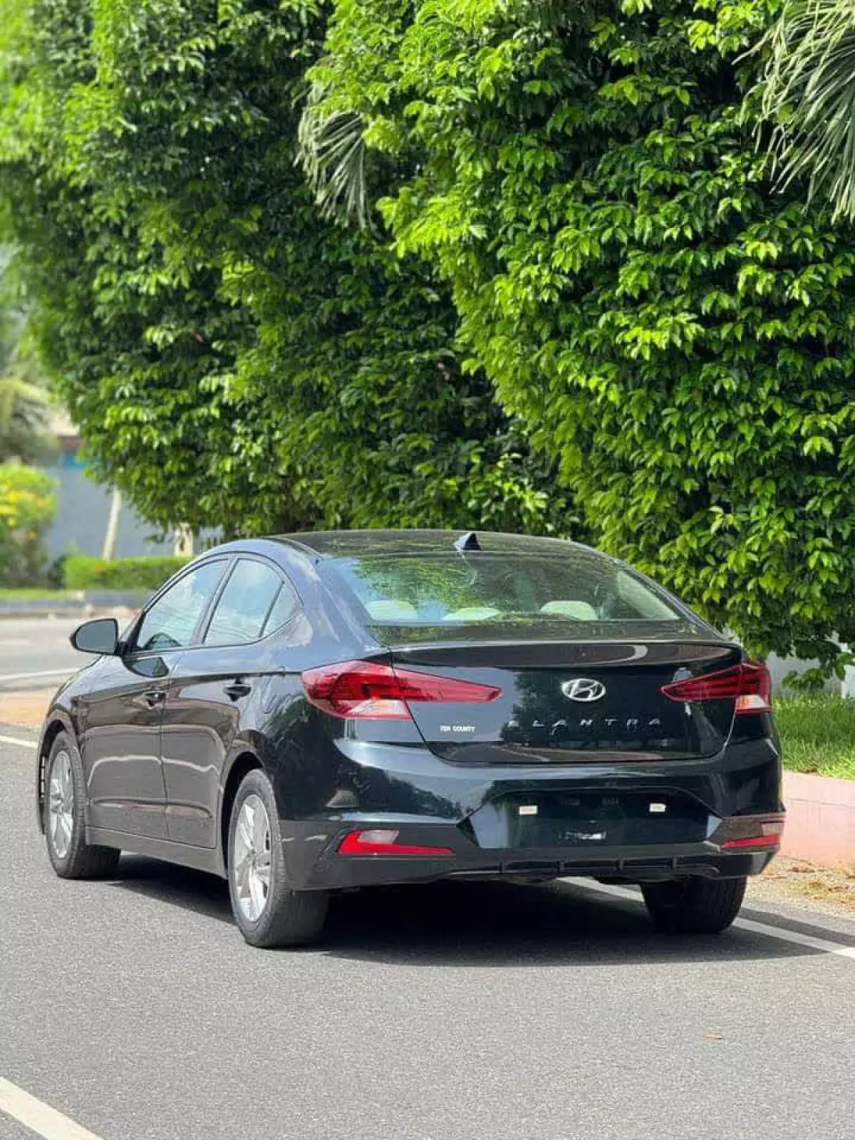 Hyundai Elantra   - 2020