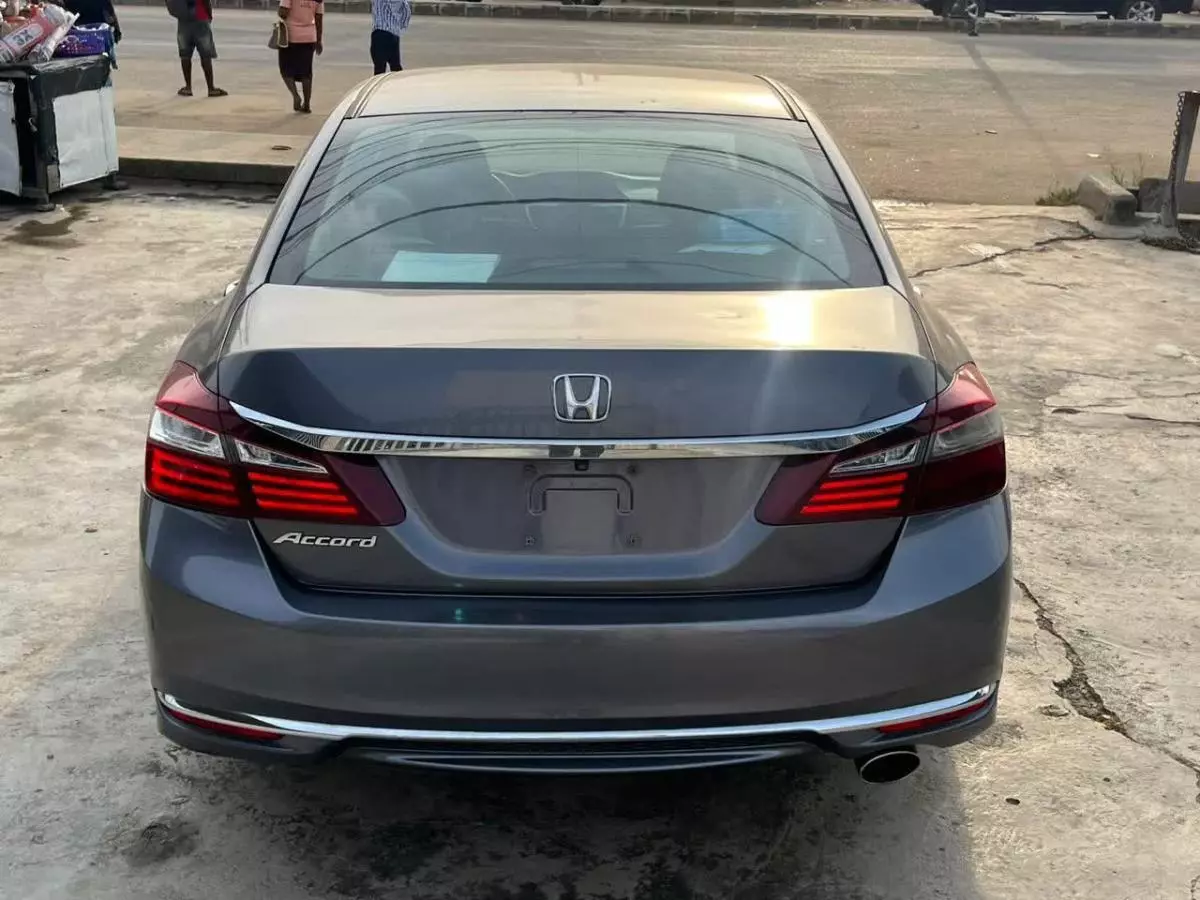 Honda Accord   - 2016