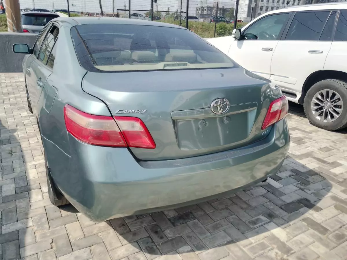 Toyota Camry   - 2008