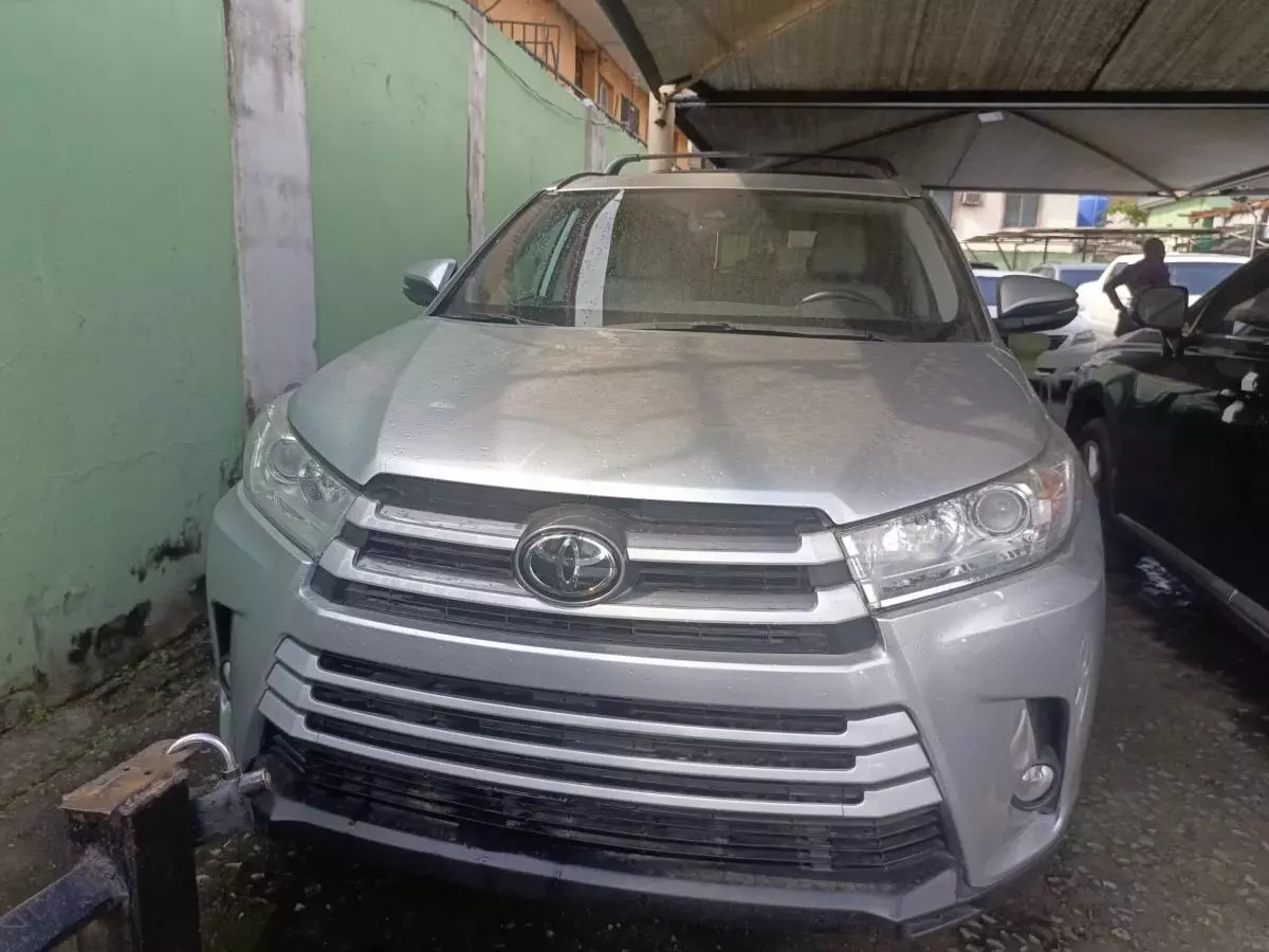 Toyota Highlander   - 2018