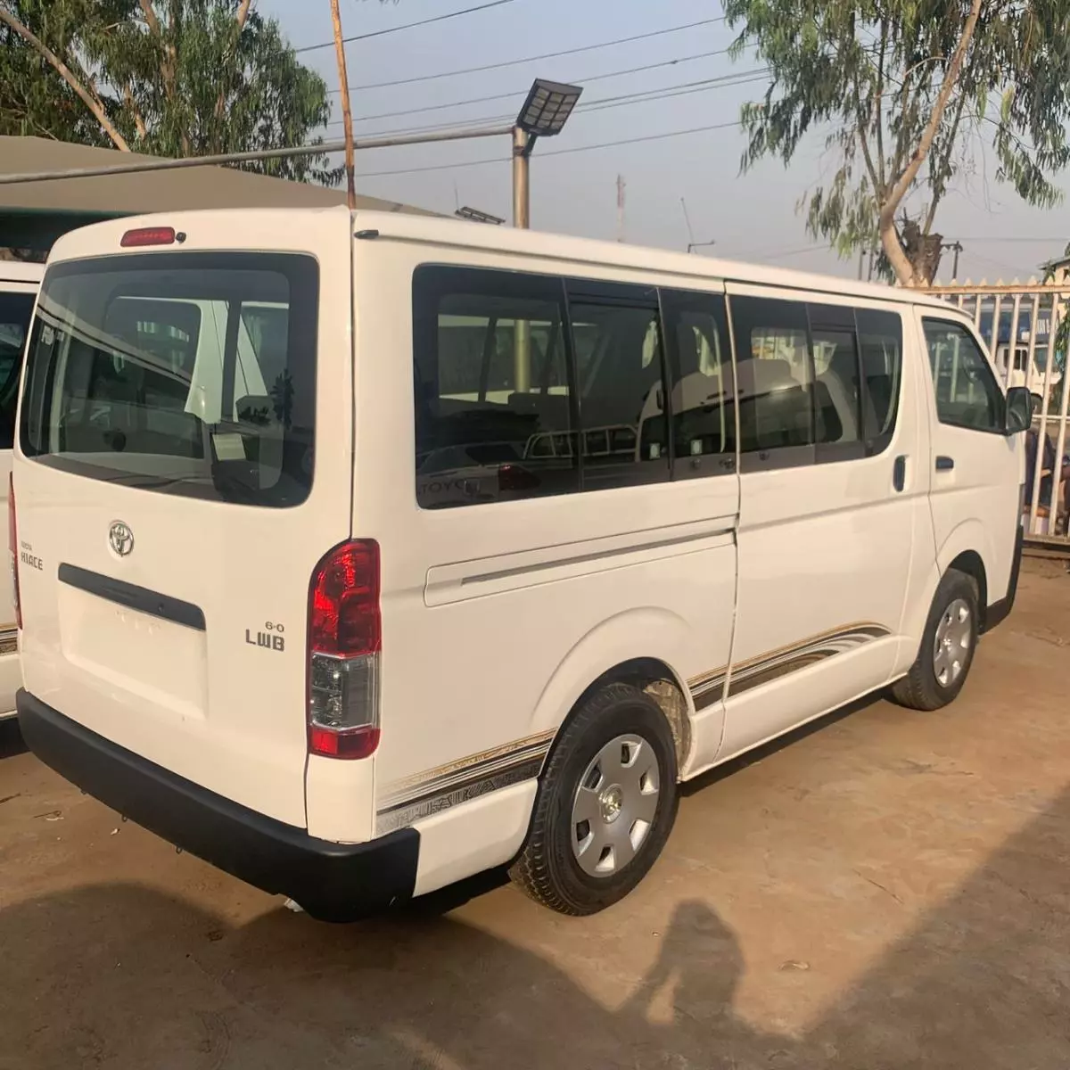 Toyota Hiace   - 2013