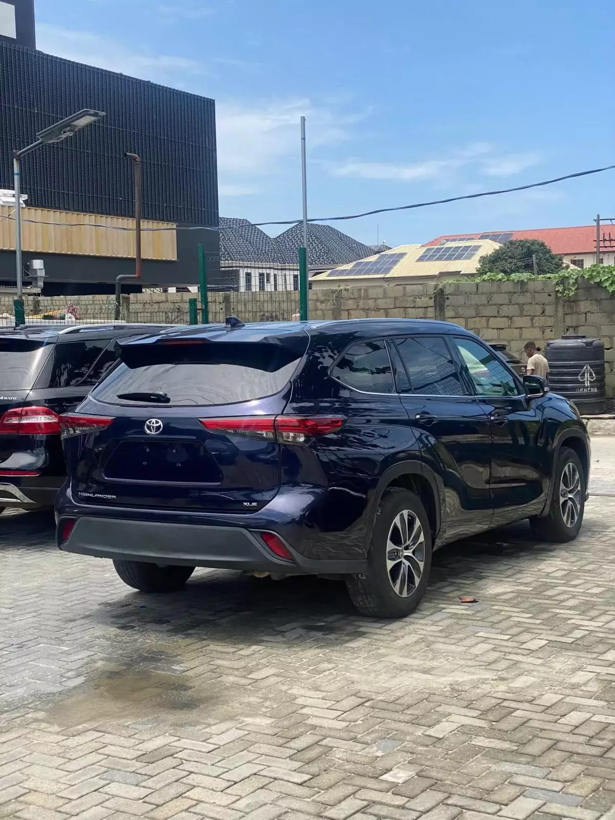 Toyota Highlander   - 2020