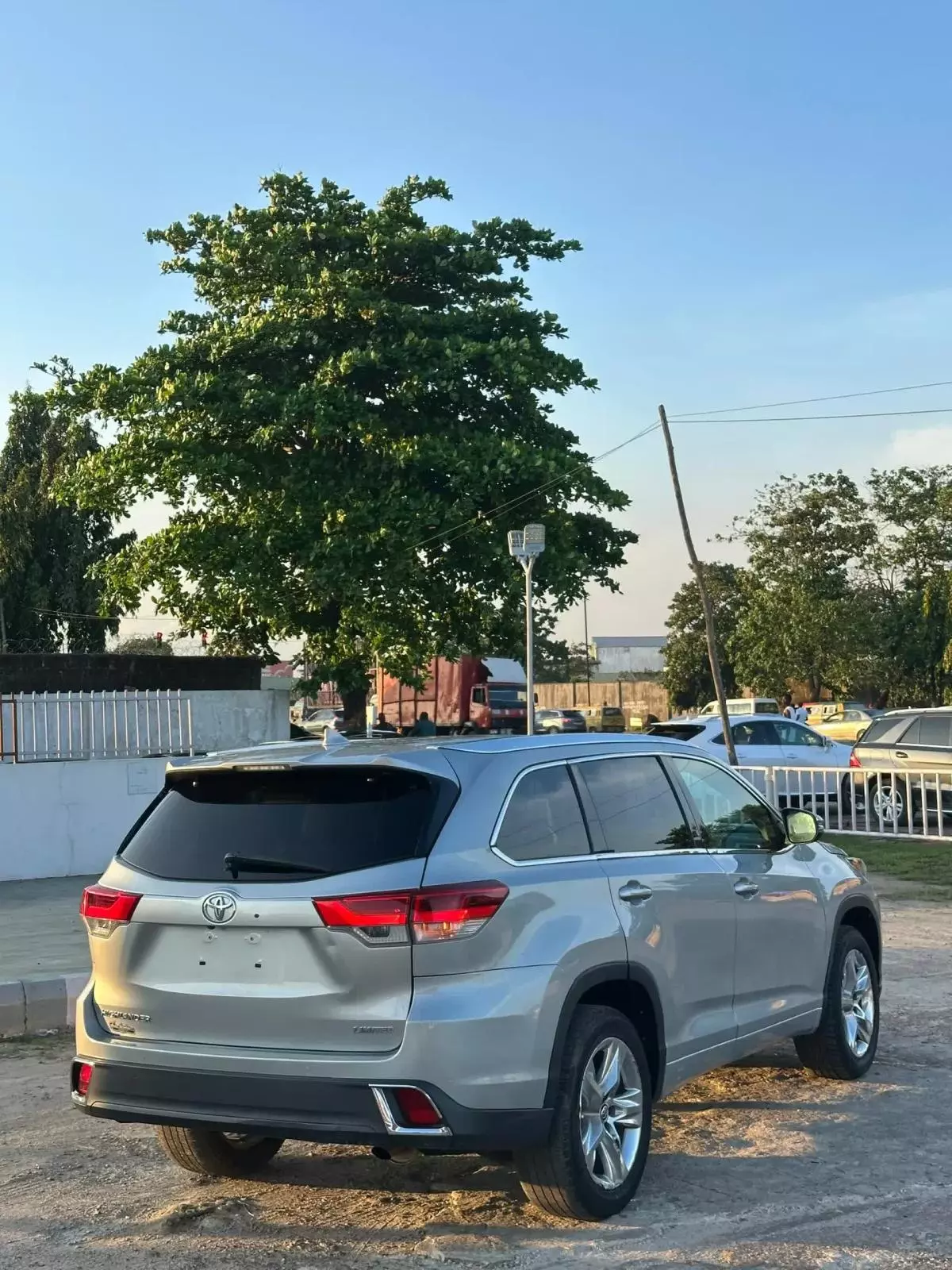 Toyota Highlander   - 2018