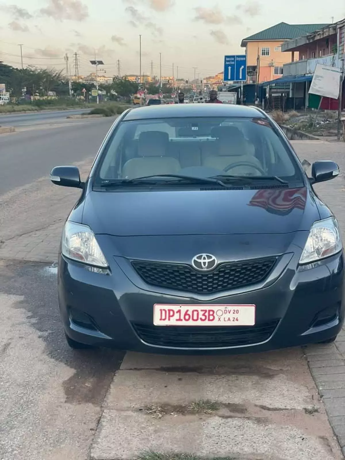 Toyota Belta   - 2010