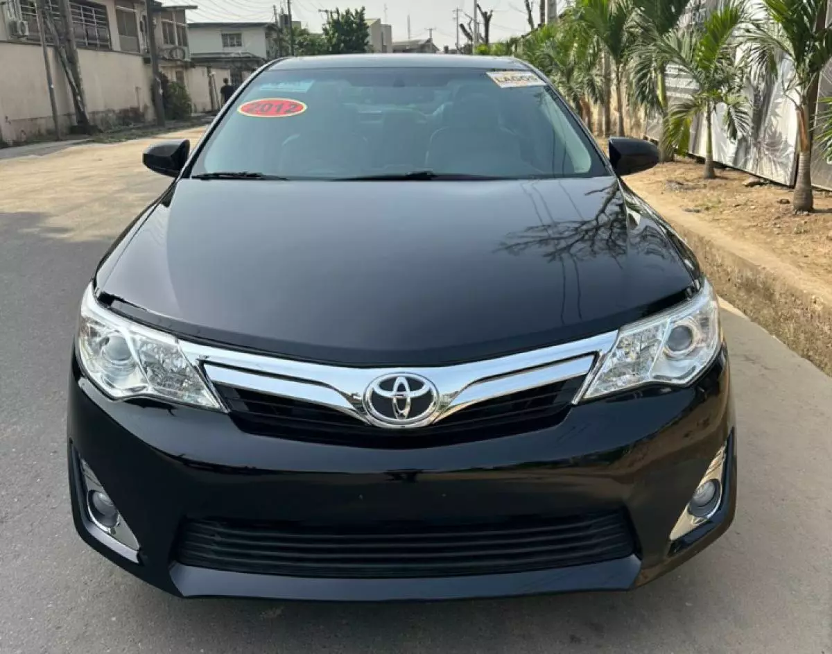 Toyota Camry   - 2012