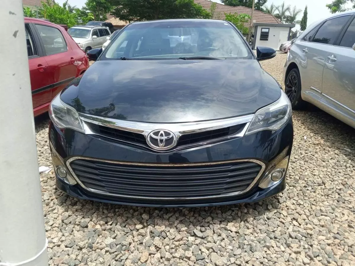 Toyota Avalon   - 2015