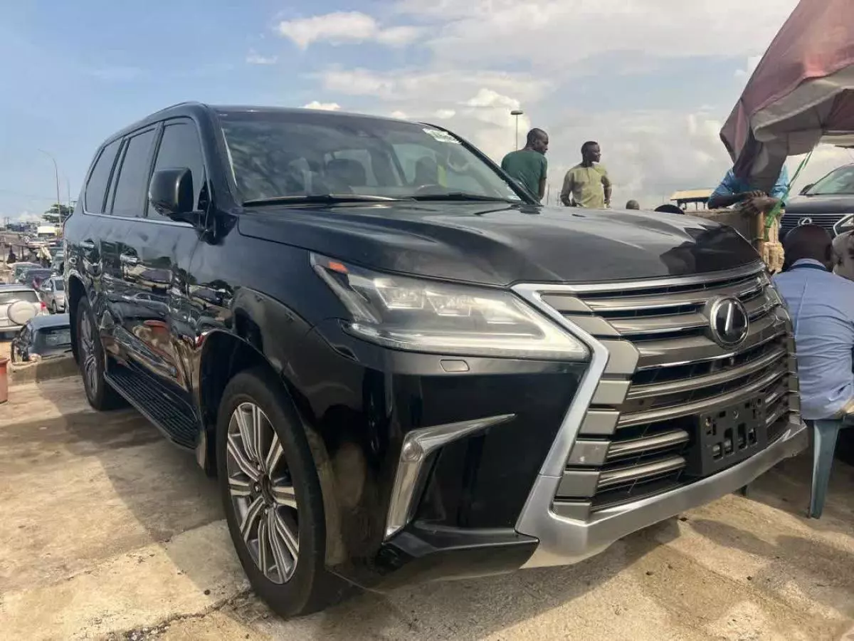 Lexus LX 570   - 2016