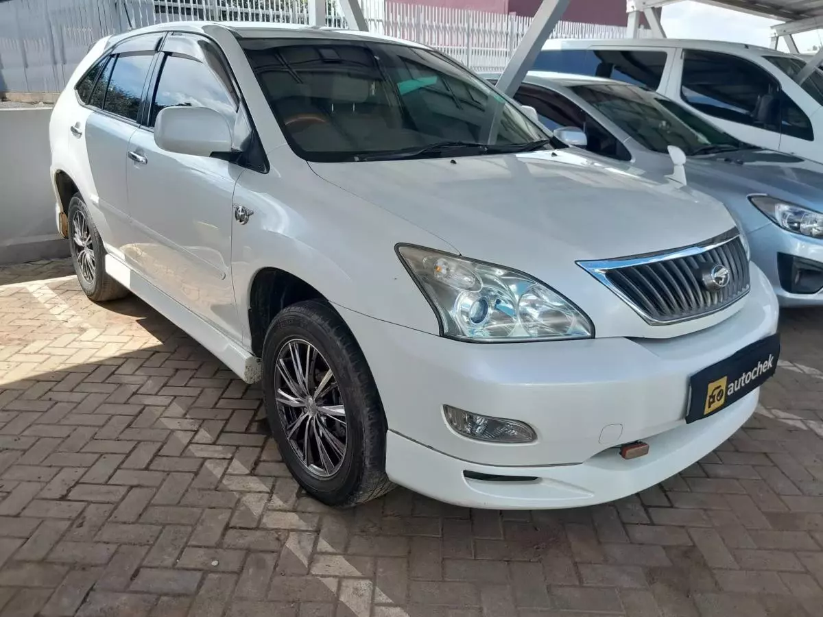 Toyota Harrier   - 2013