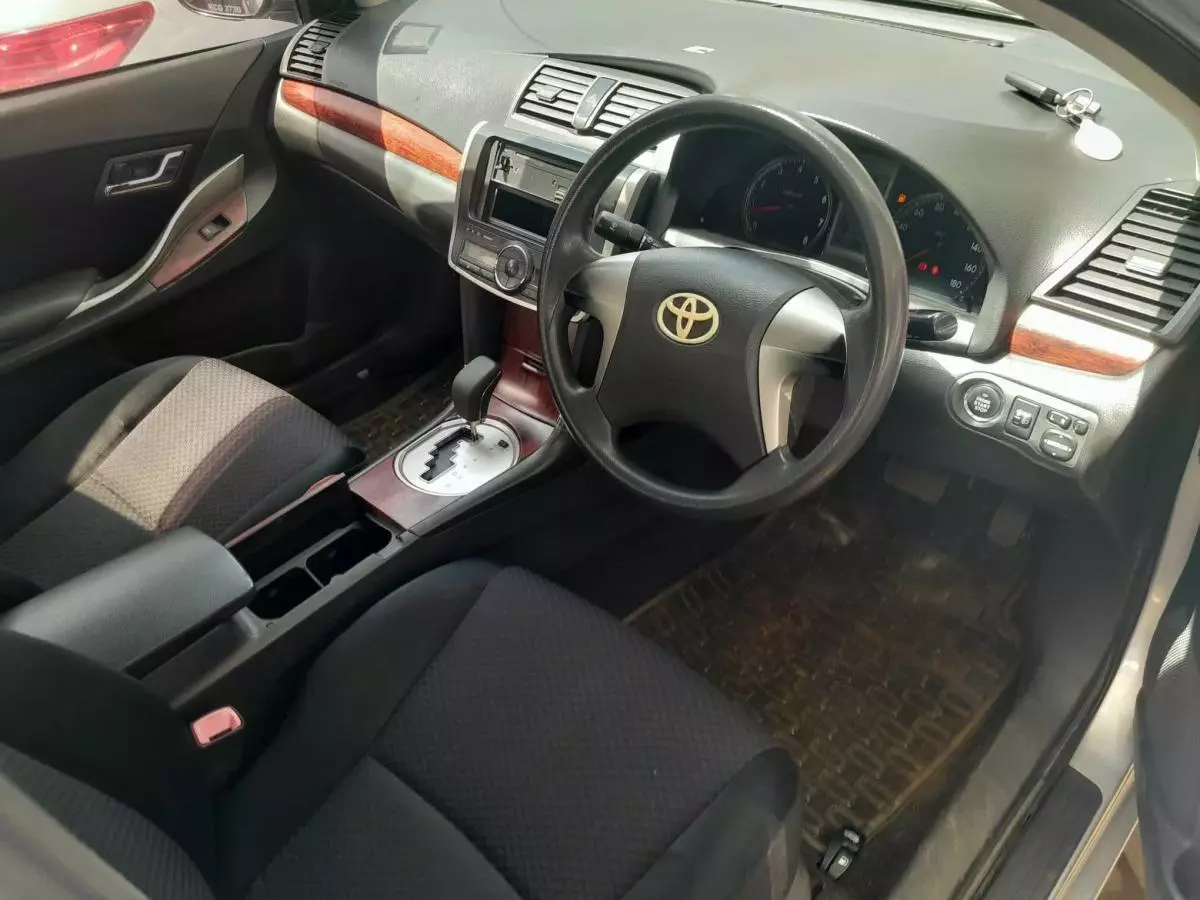 Toyota Allion    - 2012