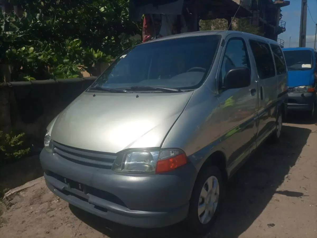 Toyota Hiace   - 2006