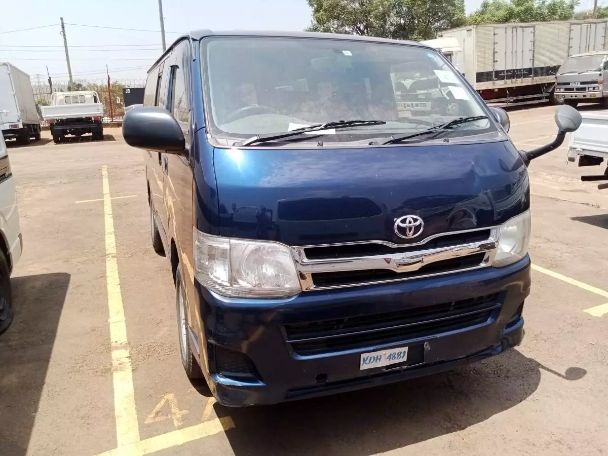 Toyota Hiace   - 2012