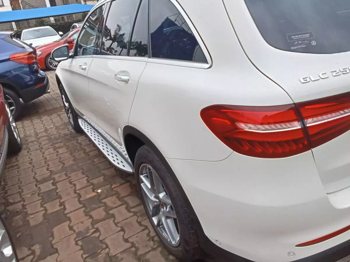 Mercedes-Benz GLC 250   - 2017