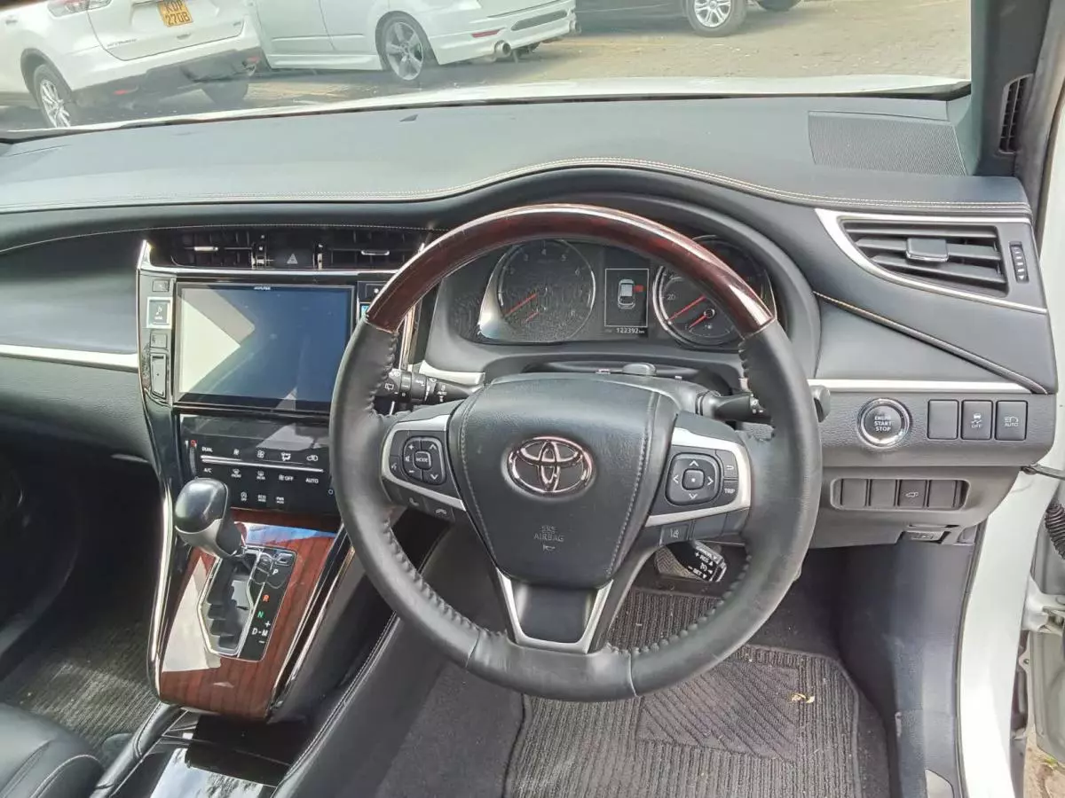 Toyota Harrier   - 2017