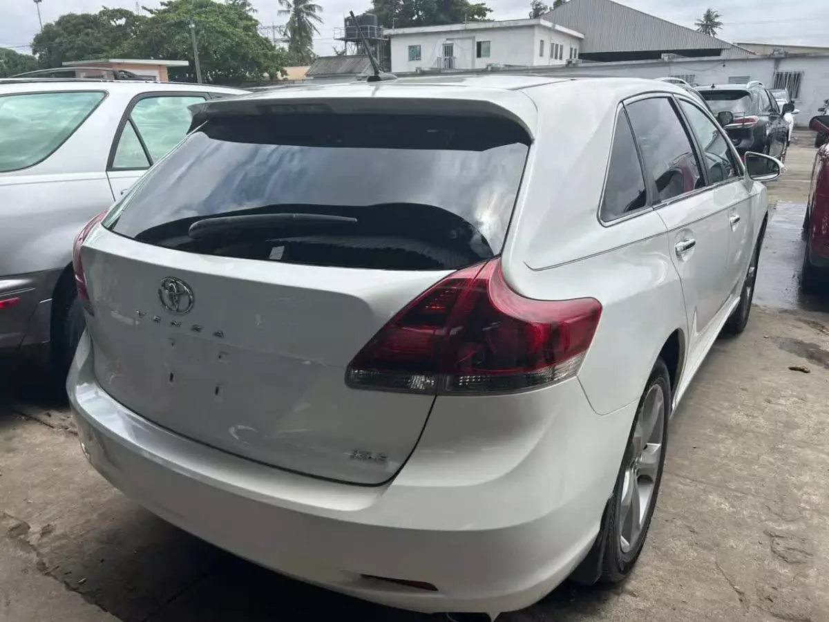 Toyota Venza   - 2015