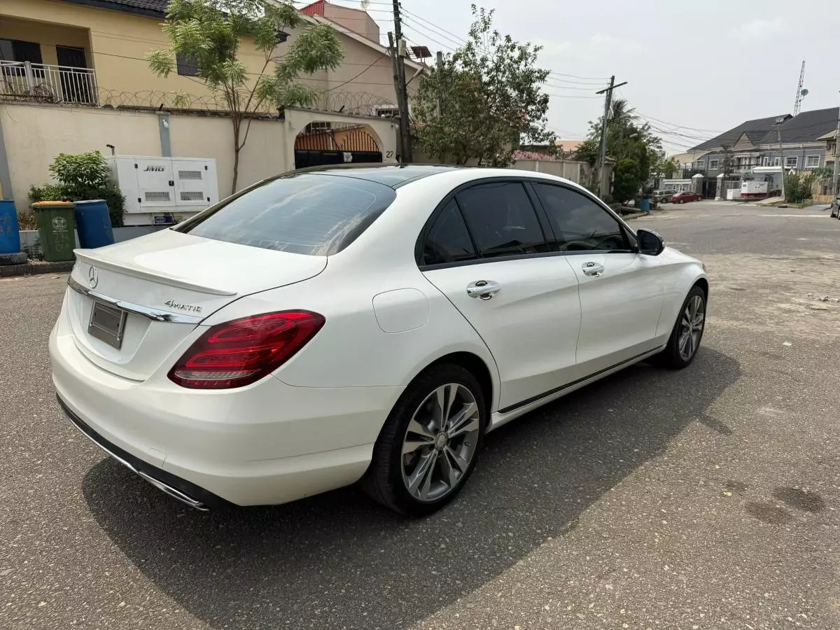 Mercedes-Benz C 300   - 2015