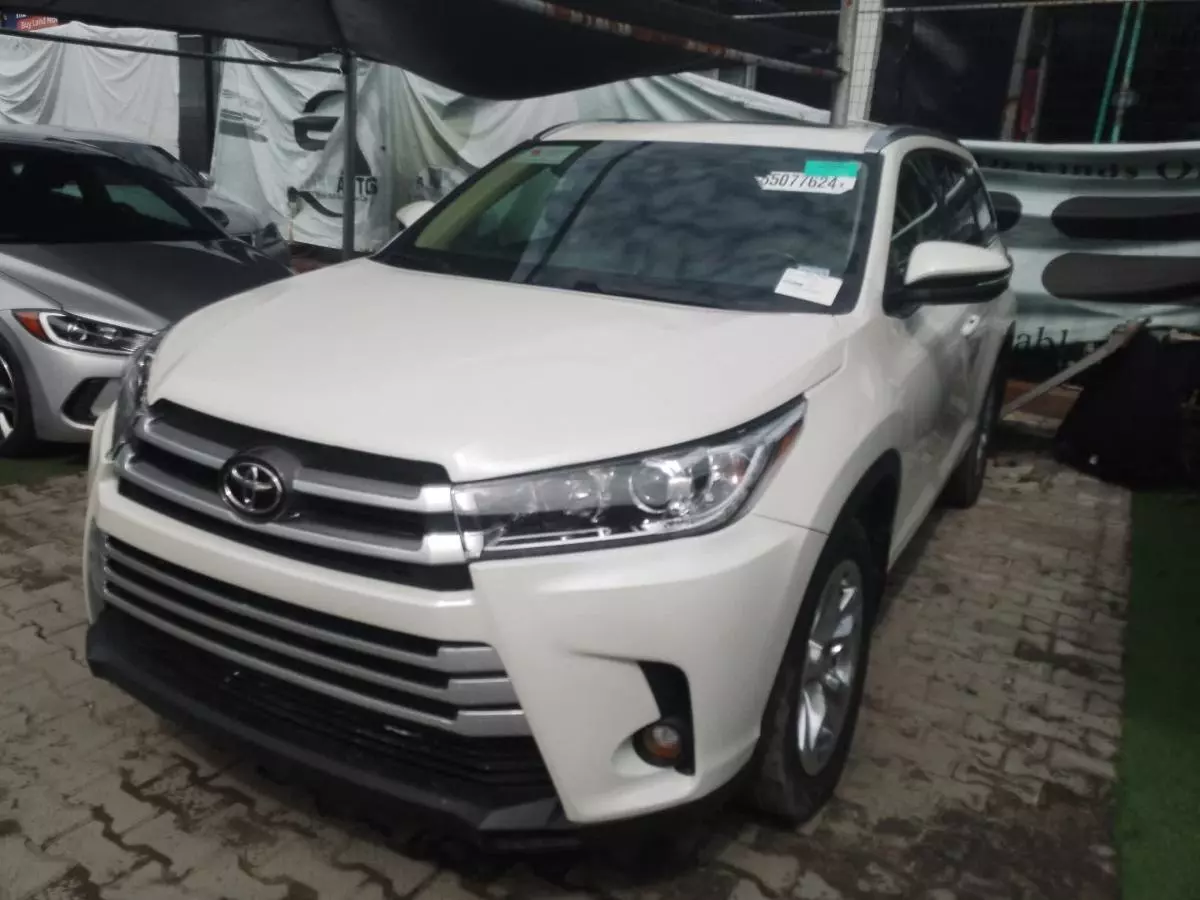 Toyota Highlander   - 2018