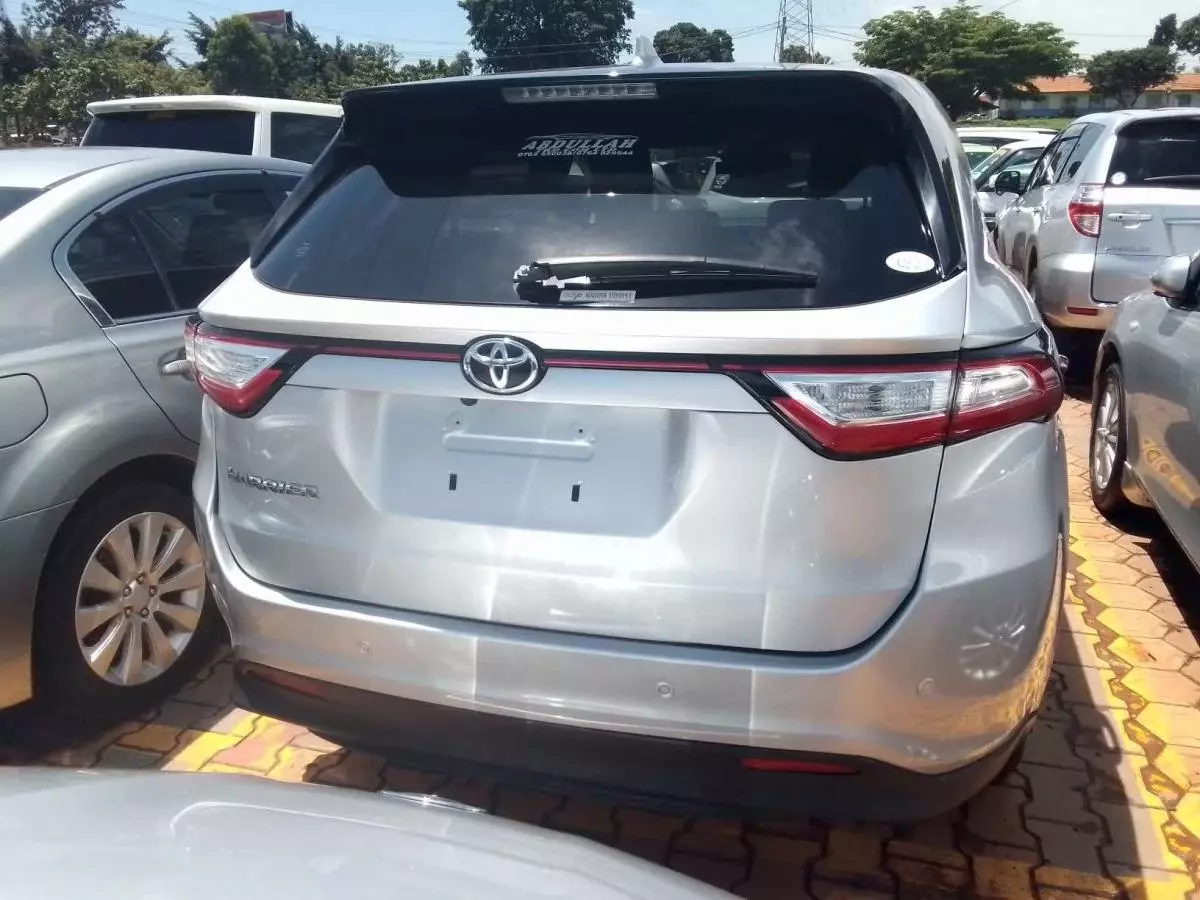 Toyota Harrier   - 2014