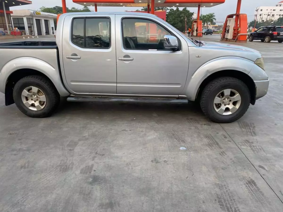 Nissan NAVARA LE   - 2012