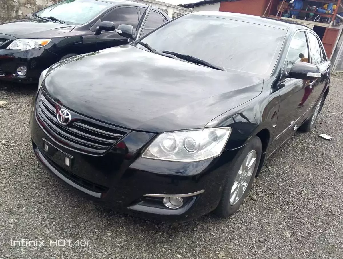 Toyota Camry   - 2012