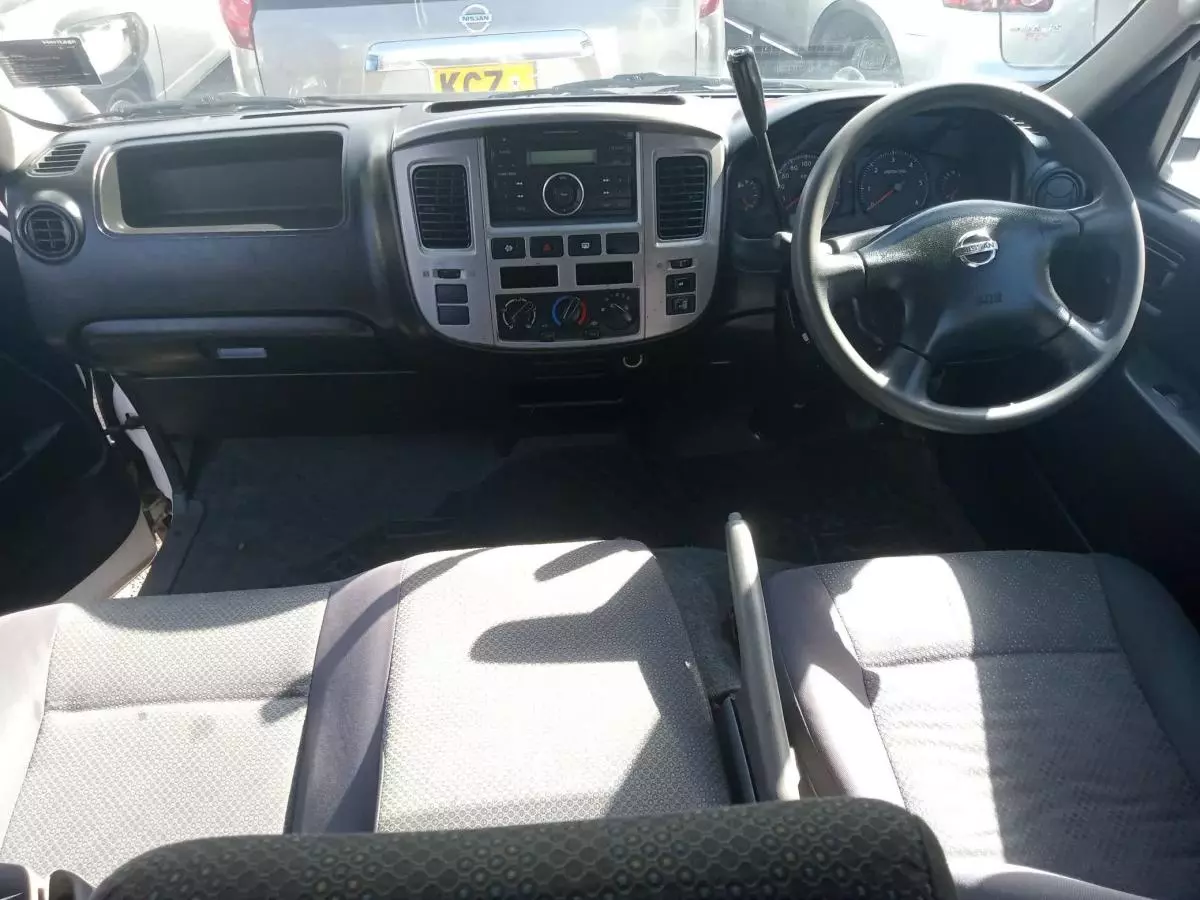 Nissan Caravan  - 2011