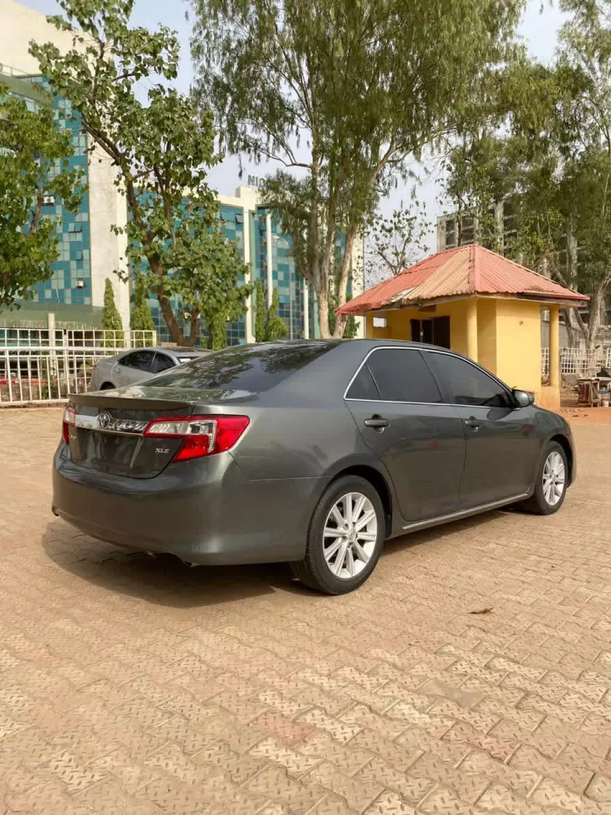 Toyota Camry - 2012