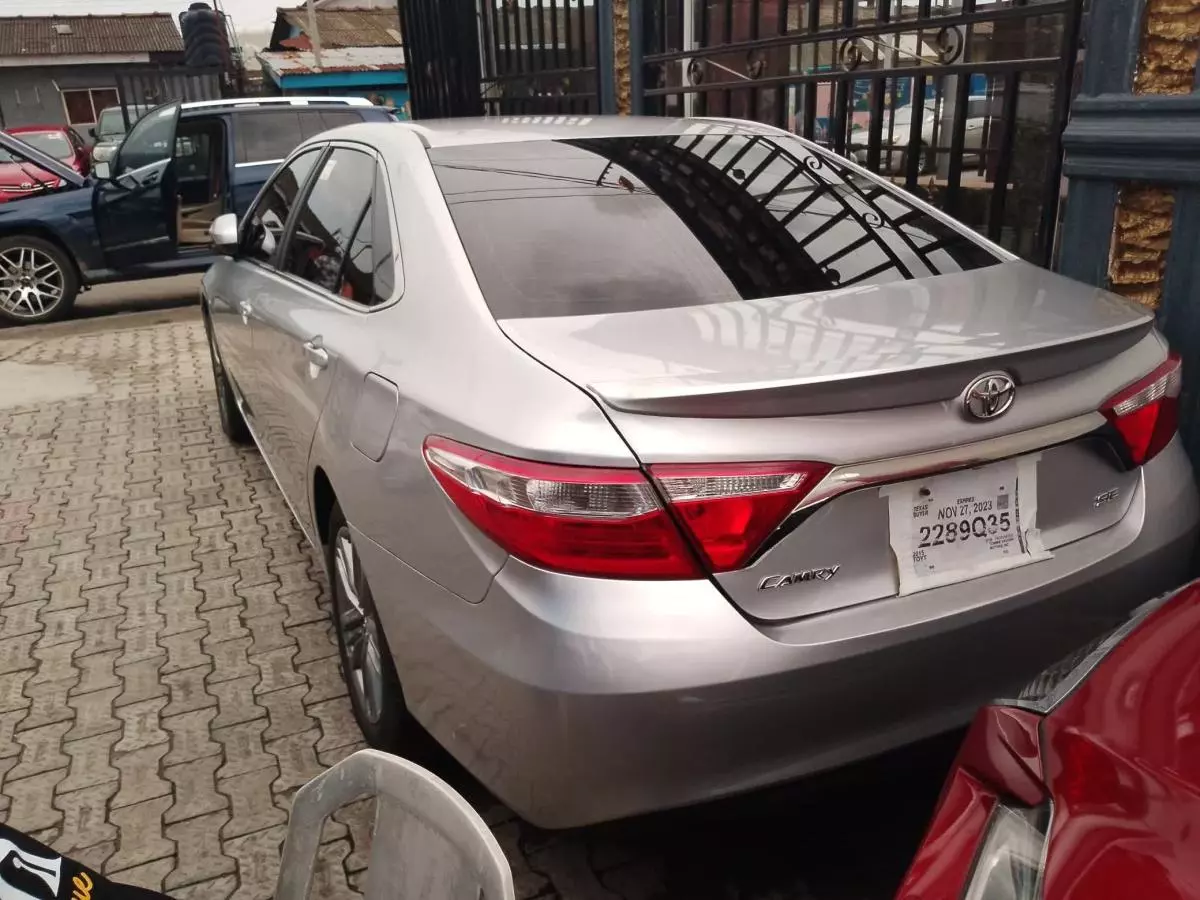 Toyota Camry   - 2015