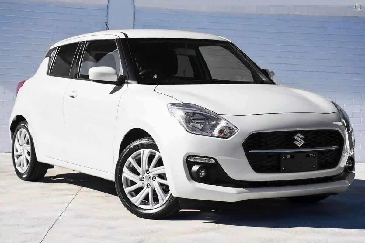 SUZUKI Swift   - 2024