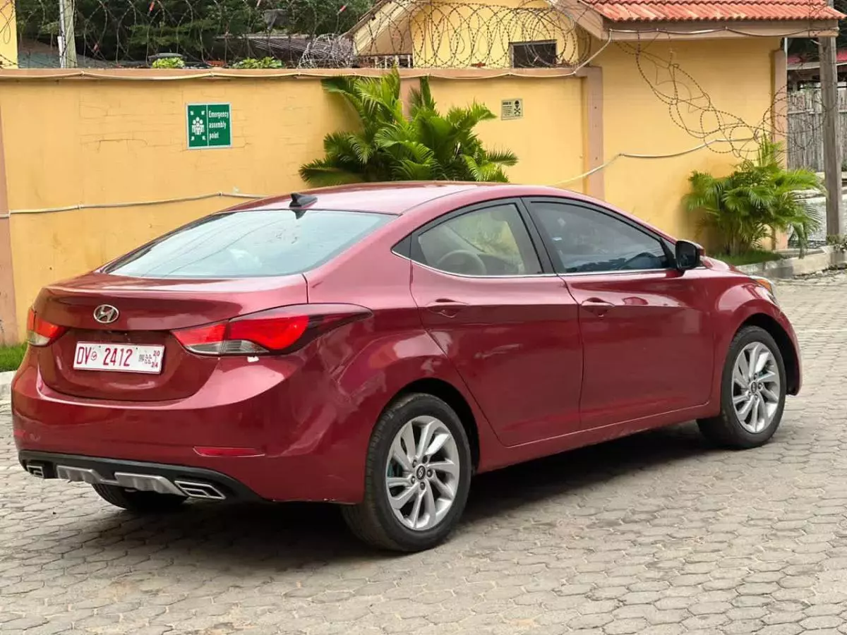 Hyundai Elantra   - 2016