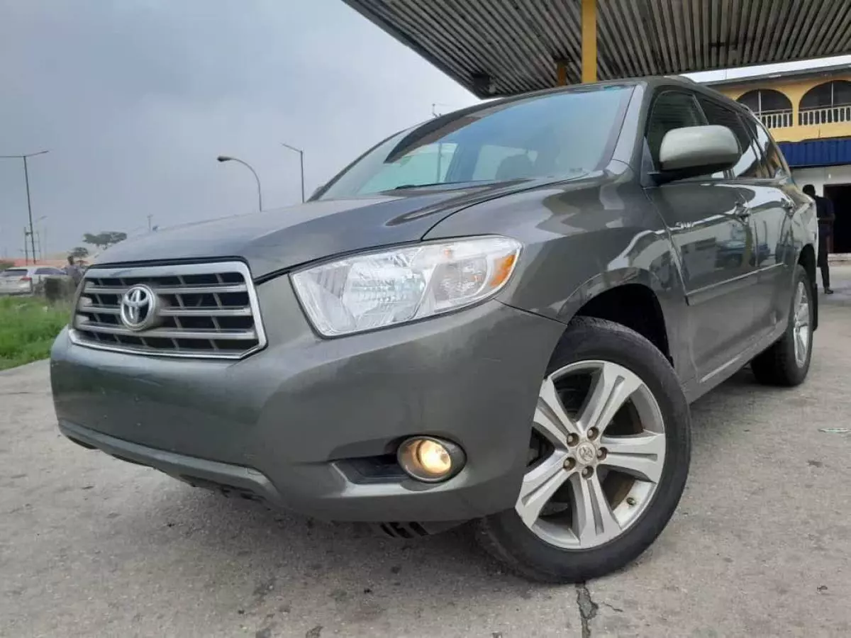 Toyota Highlander   - 2009