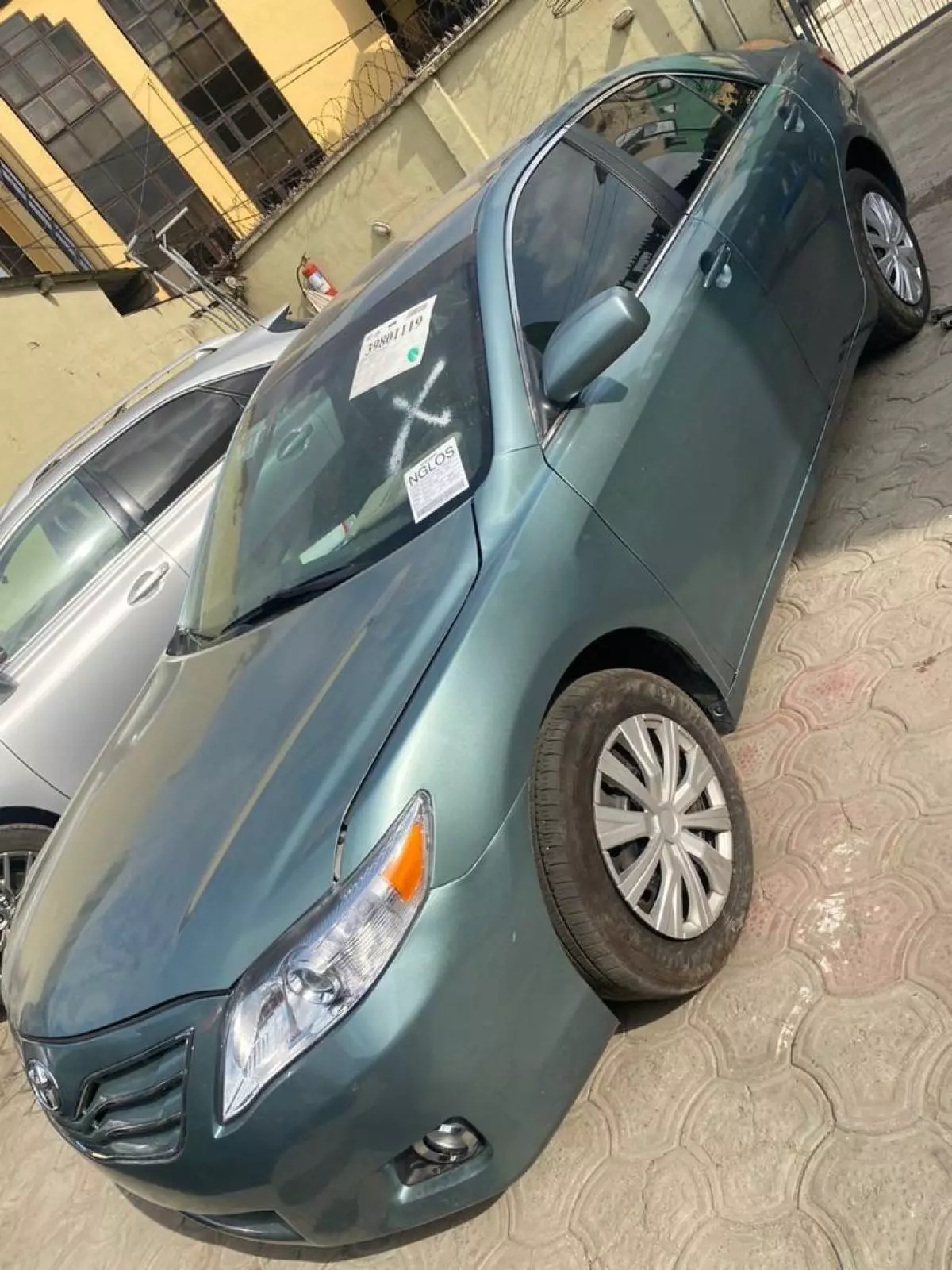 Toyota Camry   - 2010