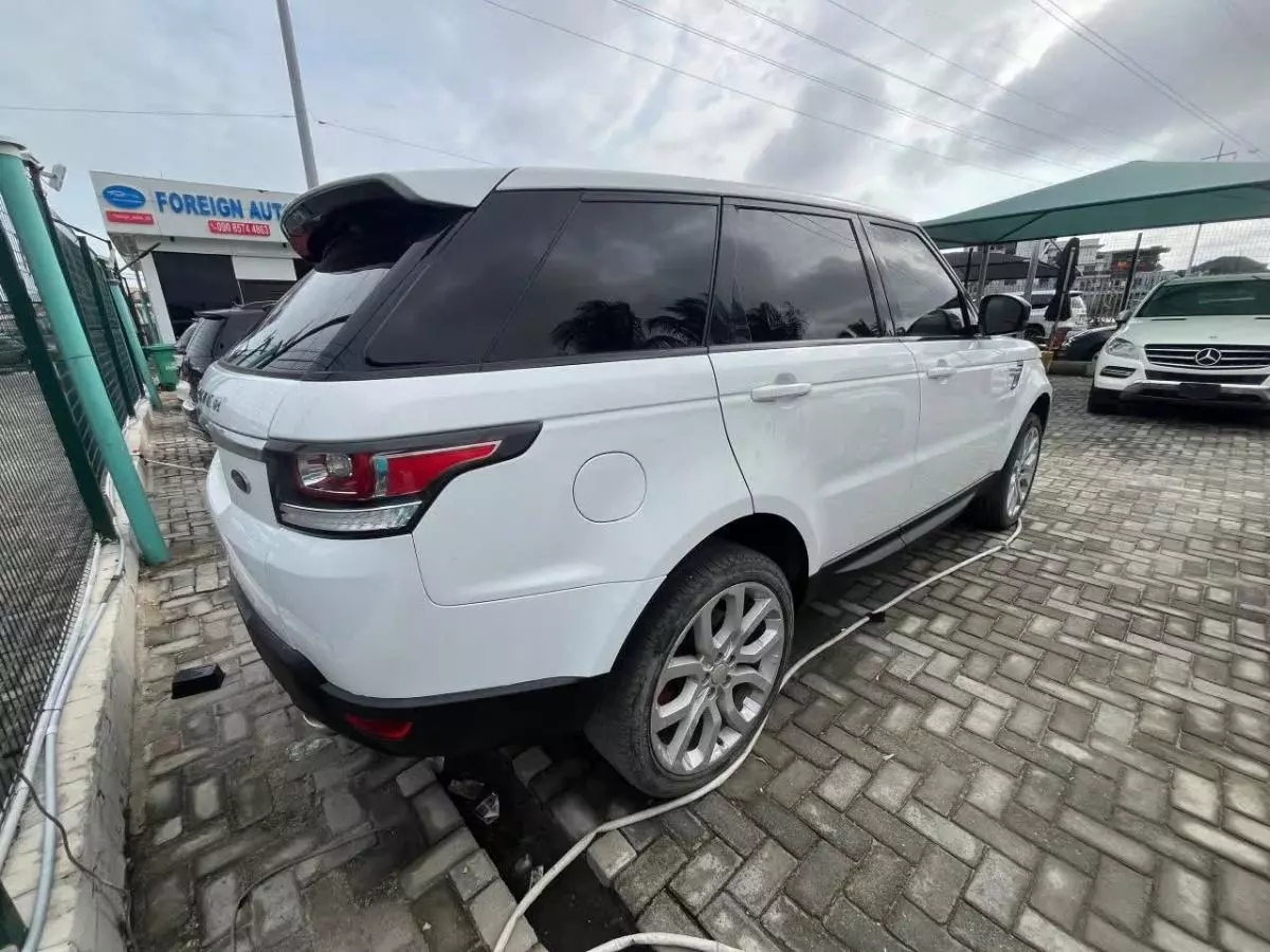 Land Rover Range Rover Sport   - 2014