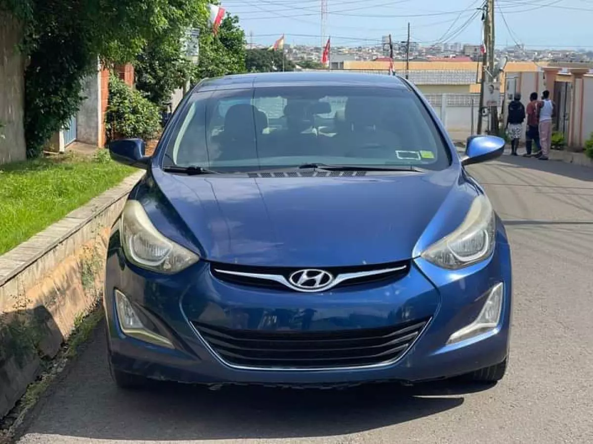 Hyundai Elantra   - 2015