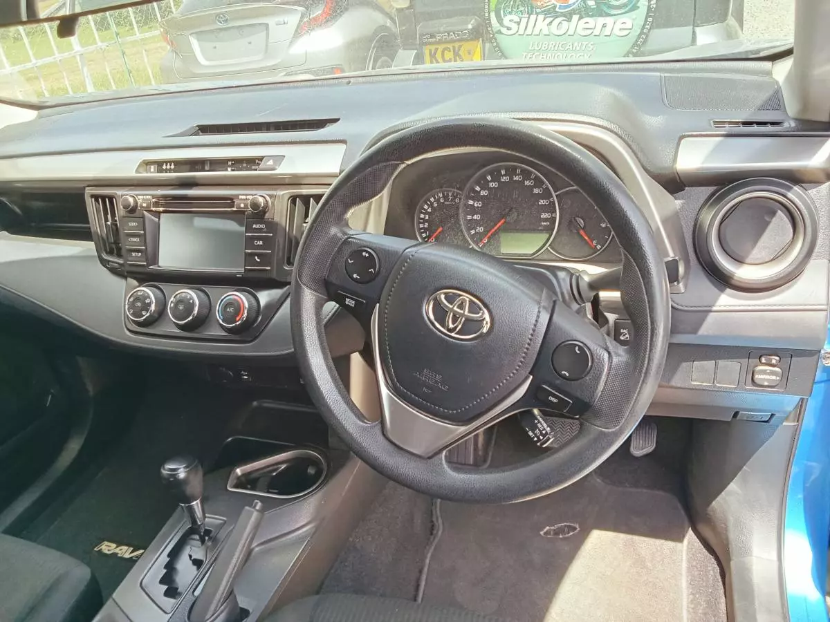 Toyota RAV4   - 2017