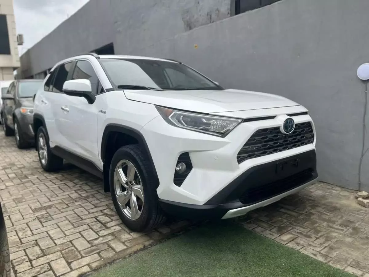 Toyota Rav 4 Hybrid   - 2019