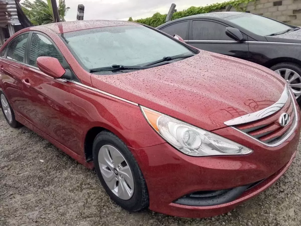 Hyundai Sonata   - 2014