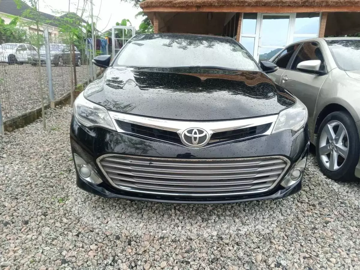 Toyota Avalon   - 2013