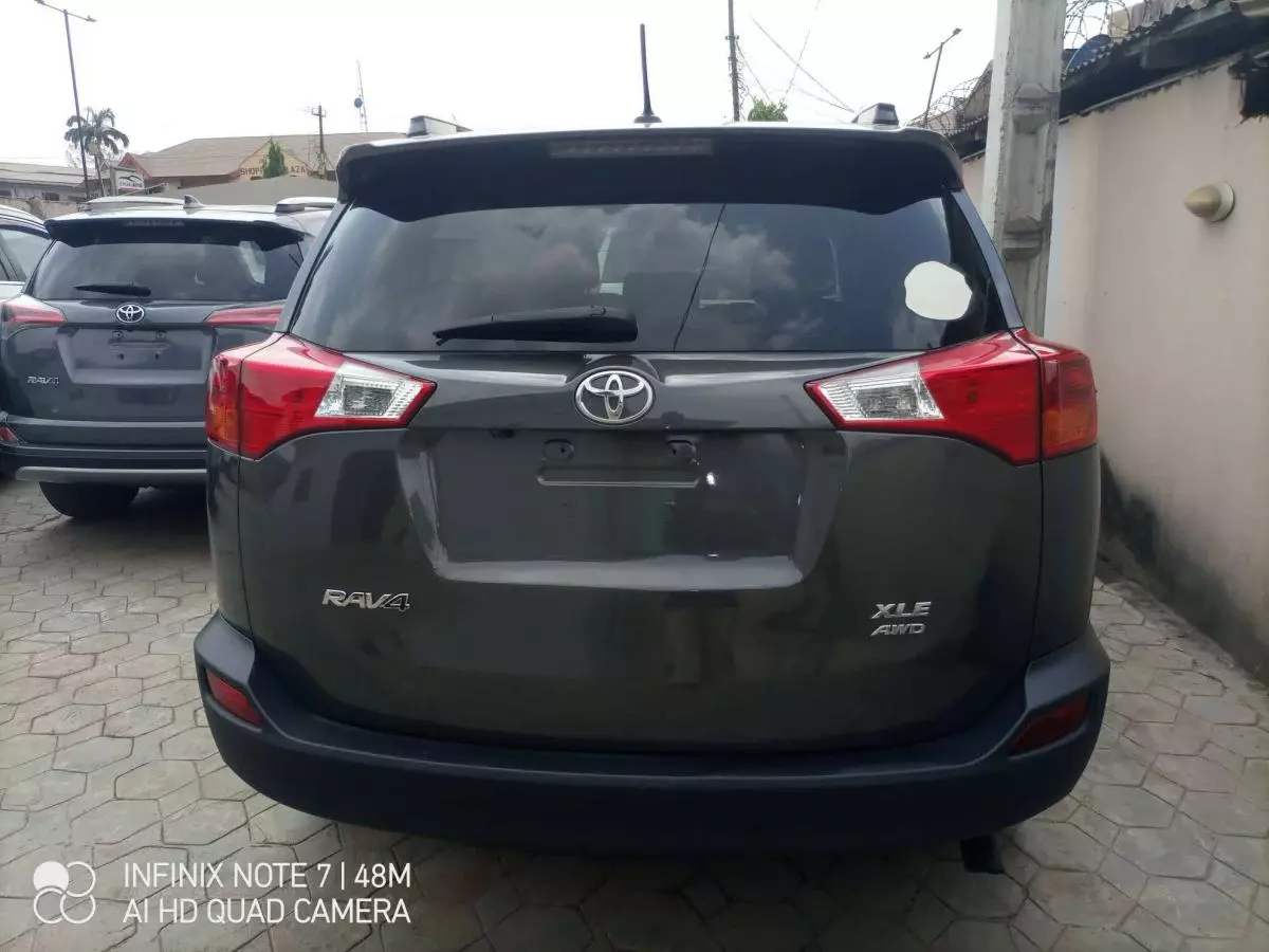 Toyota RAV 4 - 2015