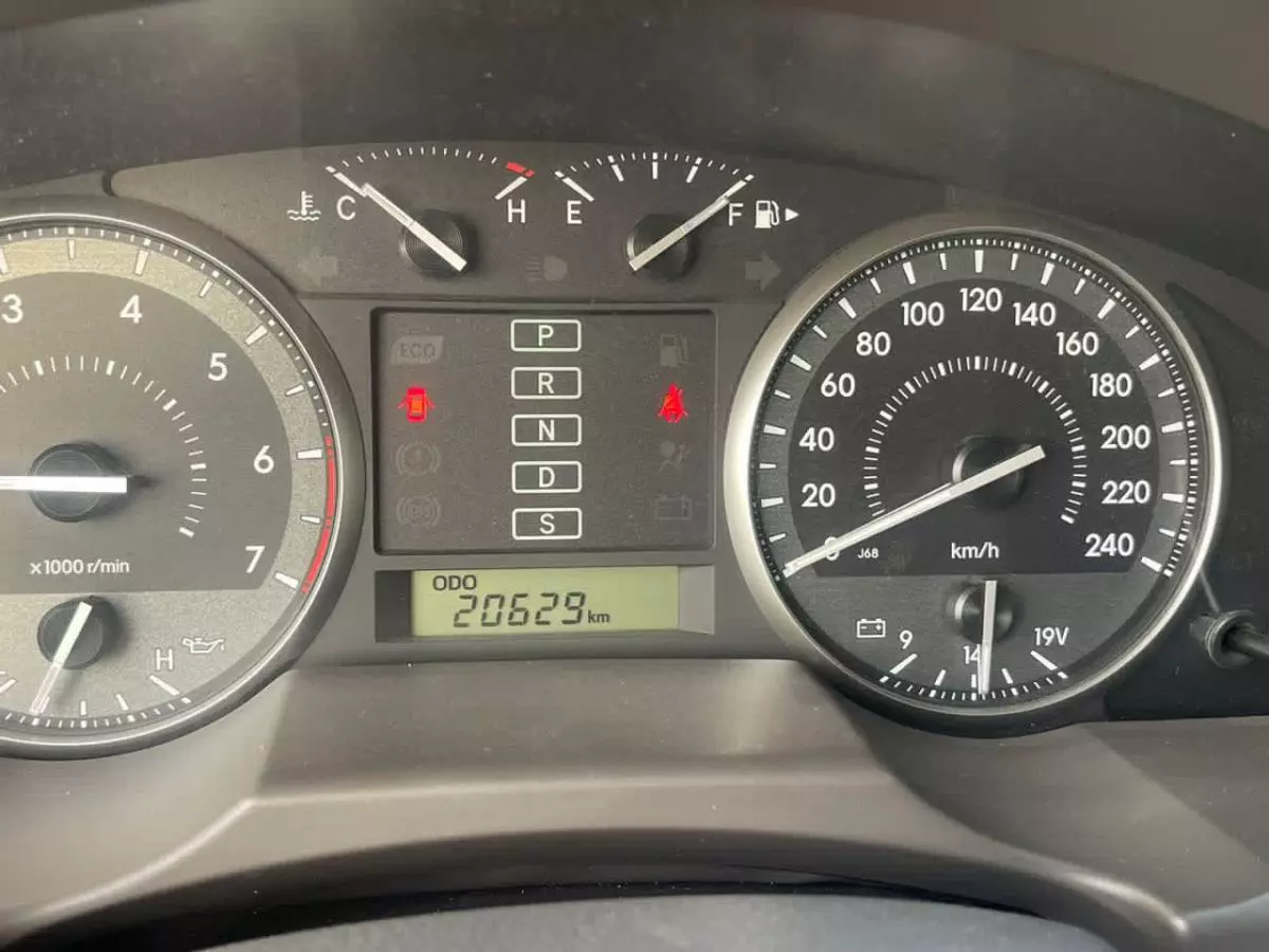 Toyota Land Cruiser - 2014