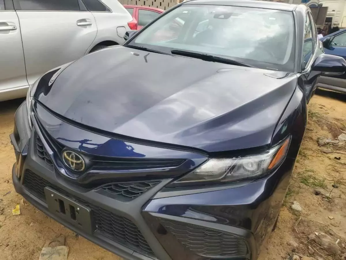 Toyota Camry   - 2022