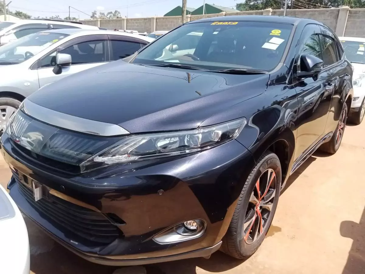 Toyota Harrier   - 2016