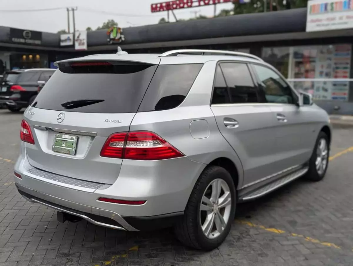 Mercedes-Benz ML 350   - 2012