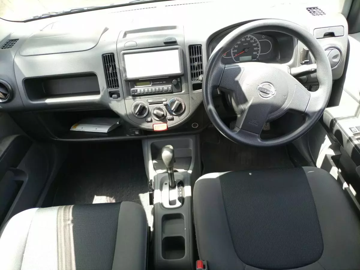 Nissan Advan  - 2015