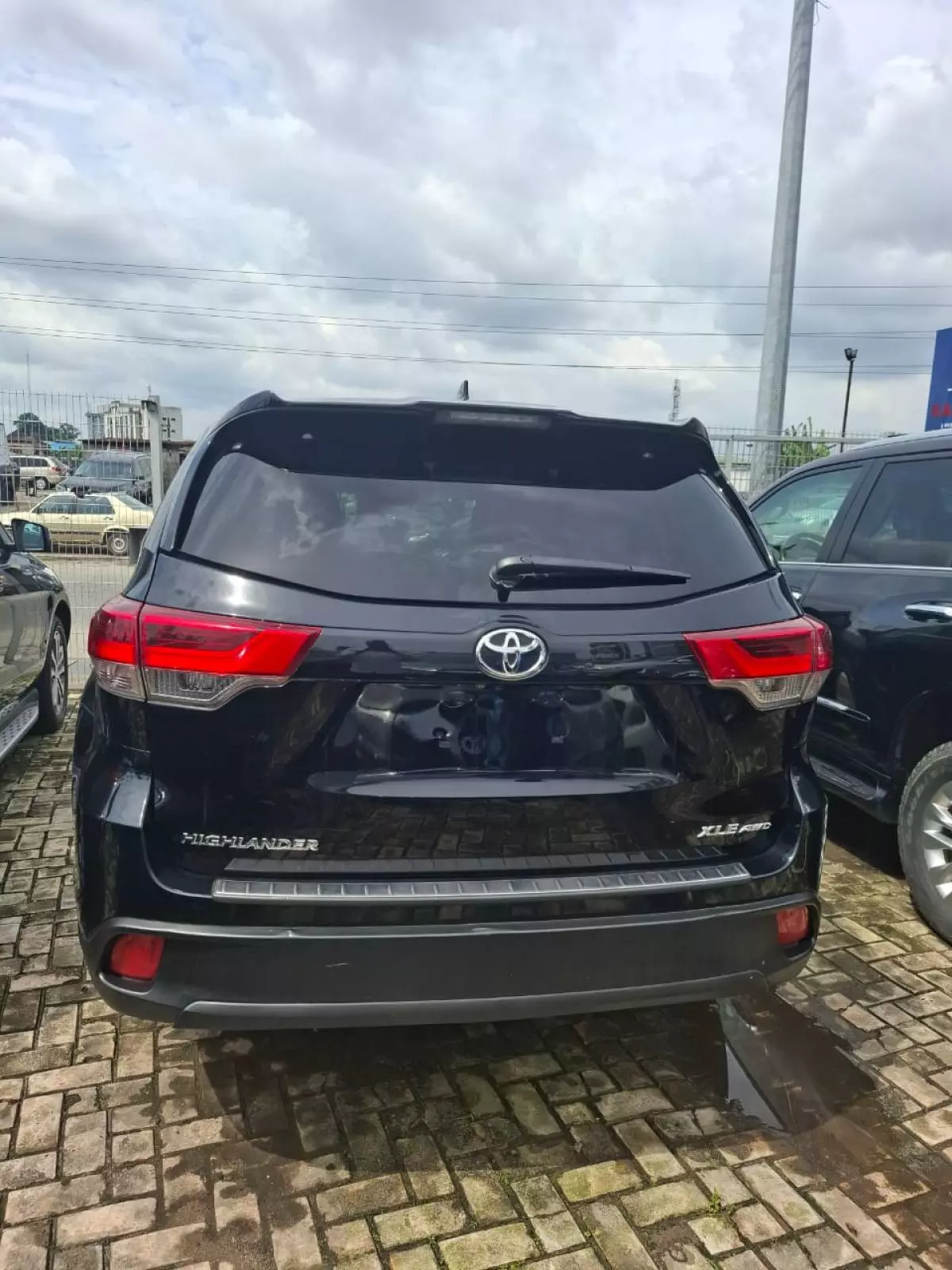 Toyota Highlander   - 2017